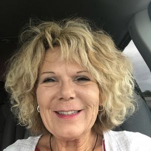 Meet your Posher, Leslie